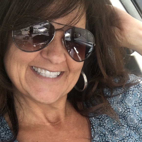 Hello and thank you for checking out my closest! - Picture 3 of 3